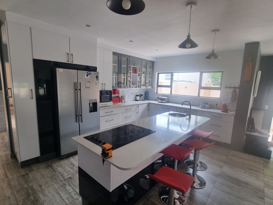 5 Bedroom Property for Sale in Cashan North West